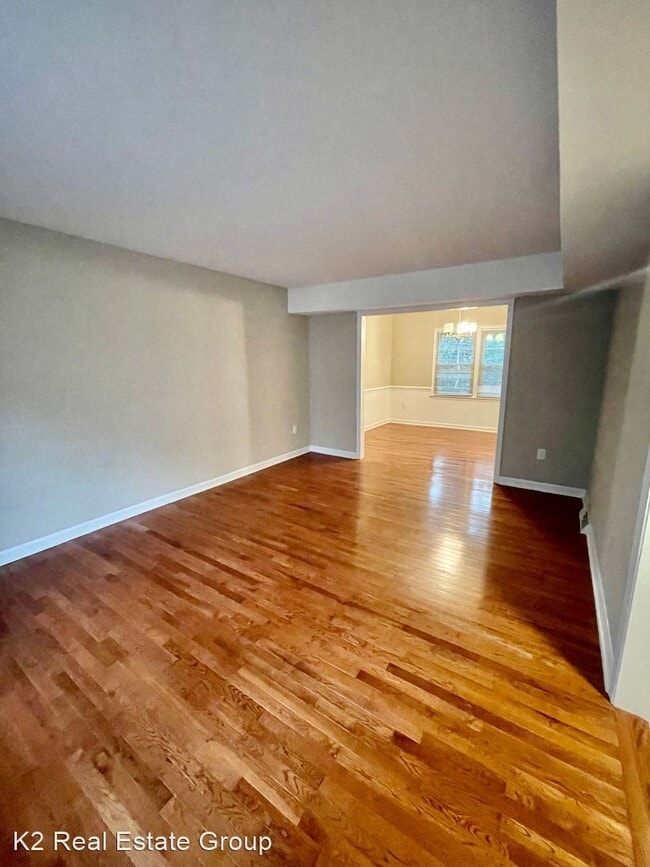 Building Photo - 4 br, 2.5 bath House - 2736 Lawton Bluff Road