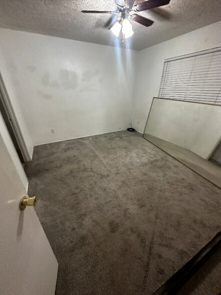 Building Photo - 385 Locust St