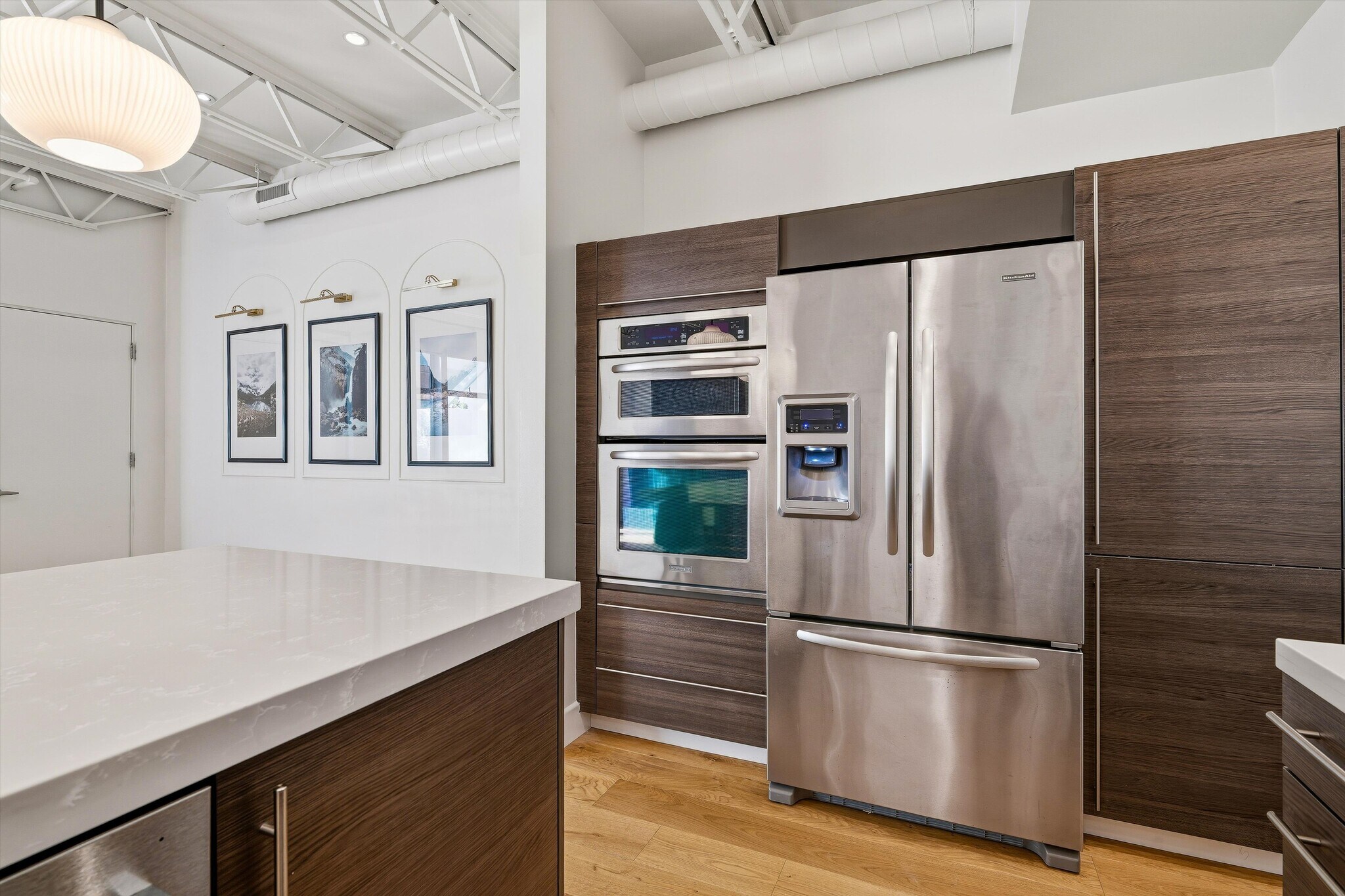 Building Photo - 1250 N Harper Ave