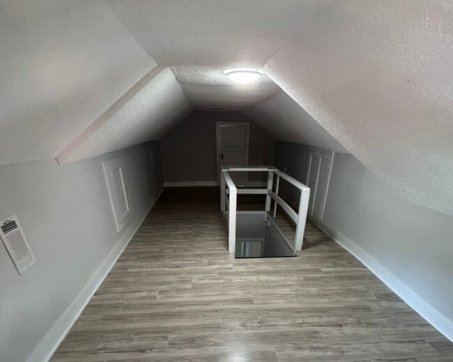 Massive living space upstairs - 1009 McEvers Rd