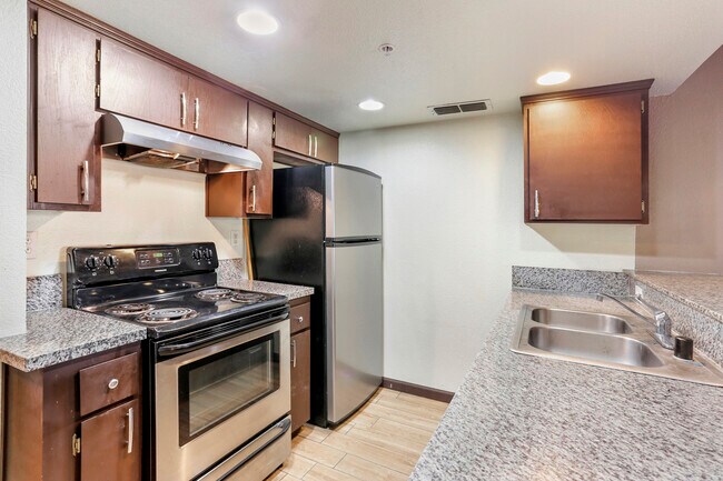 Building Photo - 3739 Black Eagle Dr