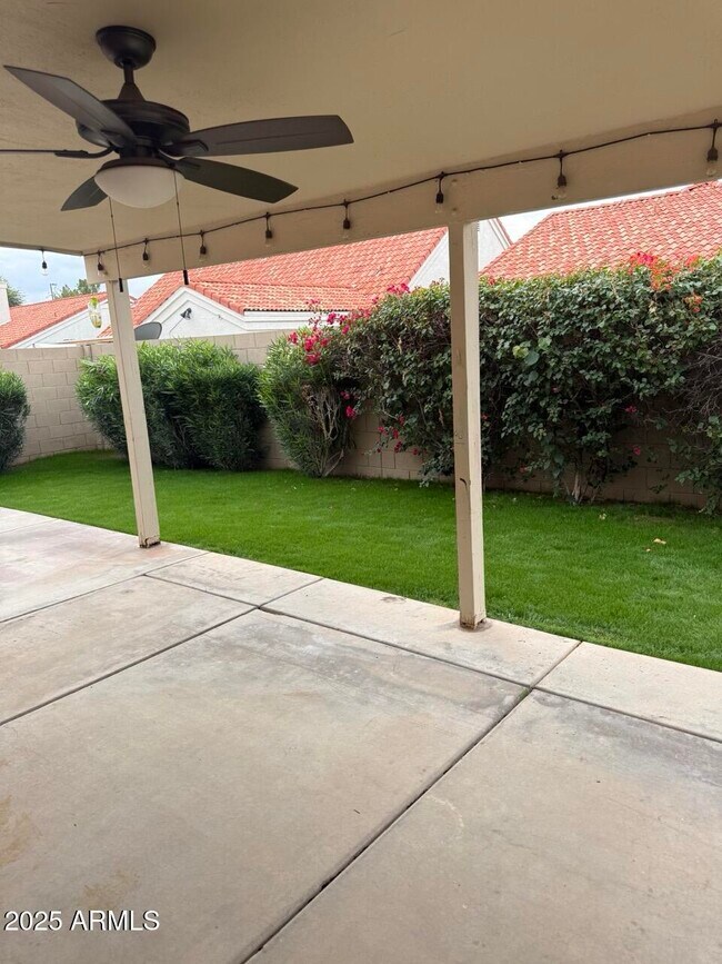 Building Photo - 646 N Cobblestone St