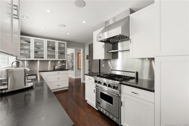 Building Photo - 117 Tobys Ln