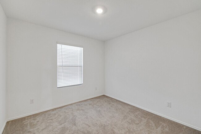 Building Photo - 2809 Ozark Cir