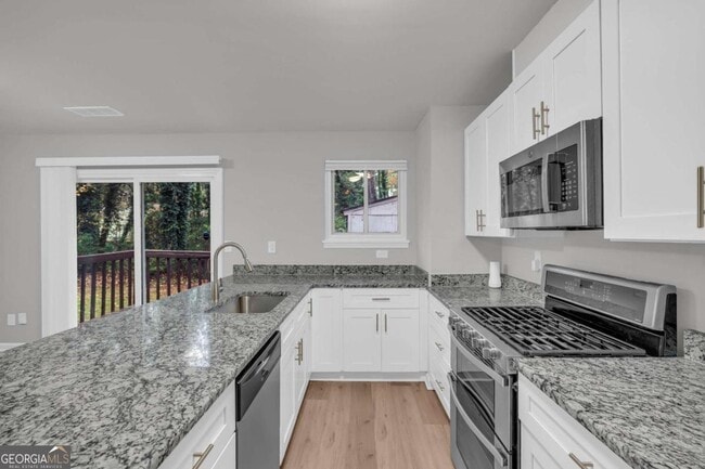 Building Photo - 3368 Lincolndale Ct