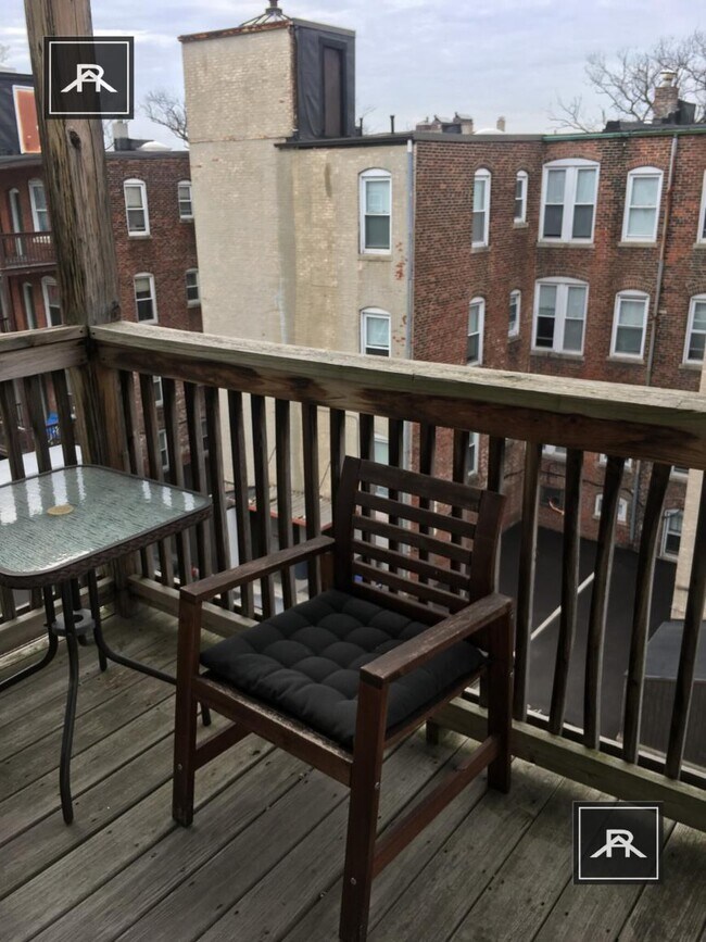 Building Photo - 4 bedroom in Brookline MA 02446