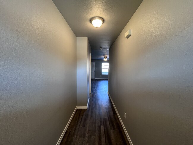 Building Photo - 3440 Itasca St