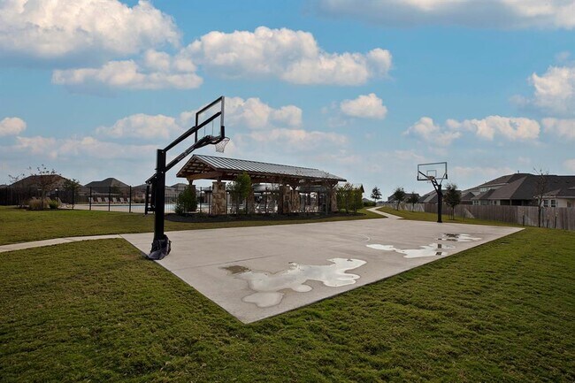 Building Photo - 6720 Verona Pl