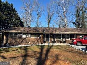 Building Photo - 5971 Robin Hood Ln