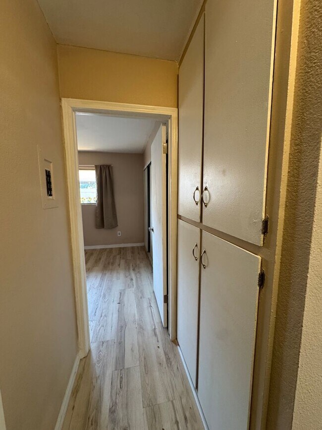 Building Photo - 8070 Worthy Dr