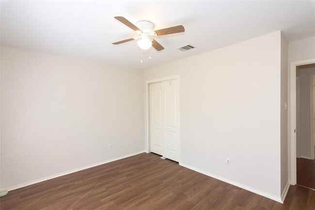 Building Photo - 2321 Friarcreek Loop