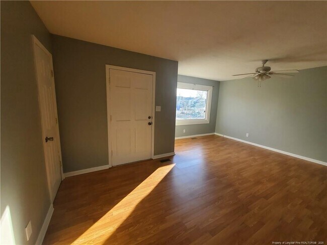 Building Photo - 1208 Cullen Dr
