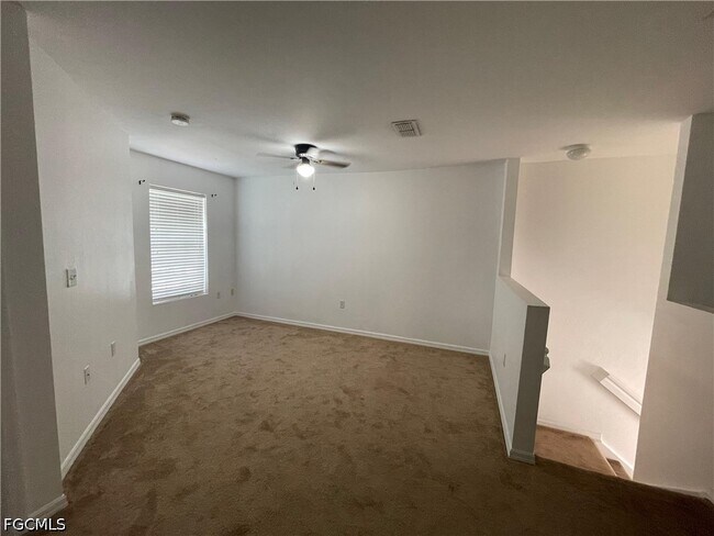 Building Photo - 3637 Pine Oak Cir