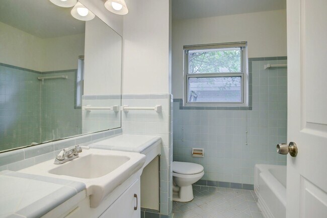 Building Photo - 3807 Murworth Dr