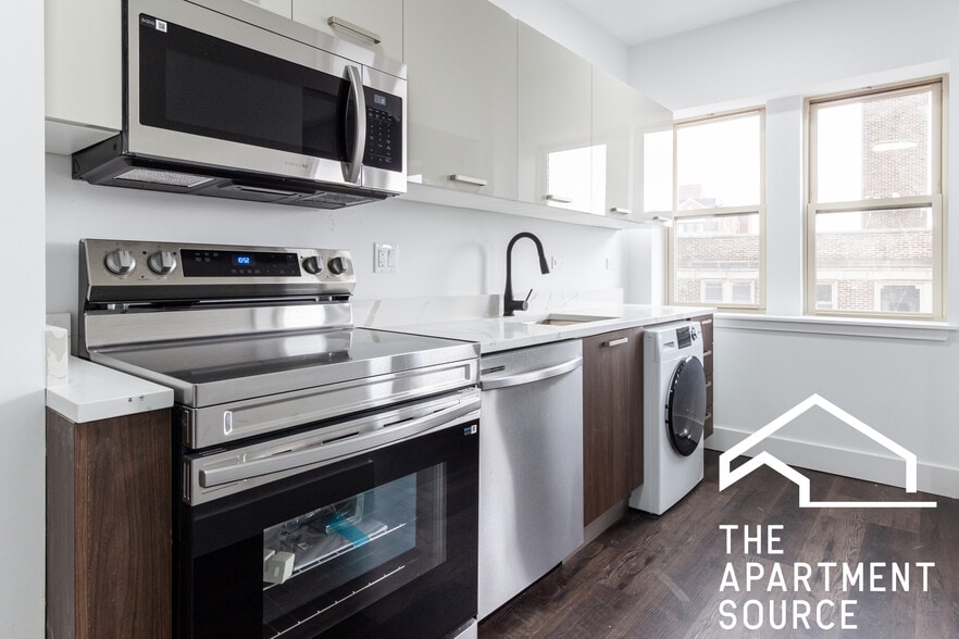 Building Photo - 1553 W Hollywood Ave