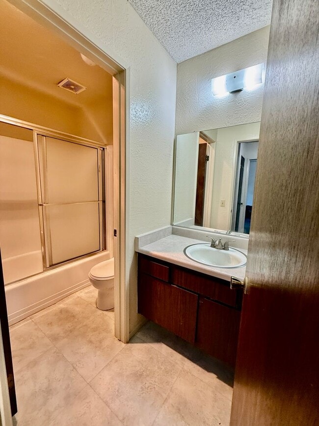Building Photo - 1629 Majestic Pines Dr