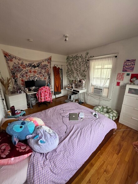 2nd Bedroom - 1303 Wealthy St SE