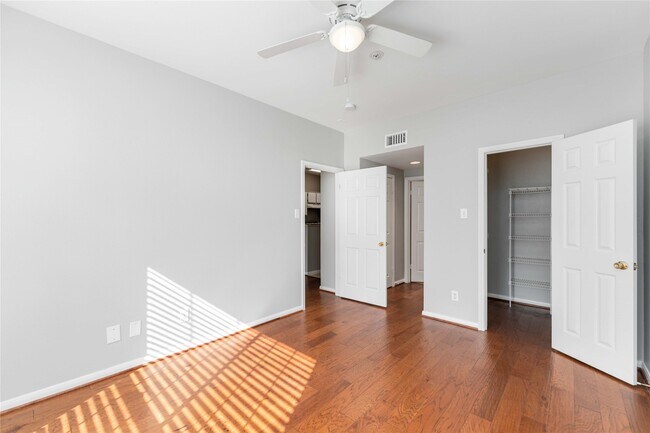 Building Photo - 3231 Allen Pkwy