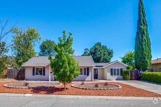 Building Photo - Large single family 4 Bed, 2 1/2 Bath Home...