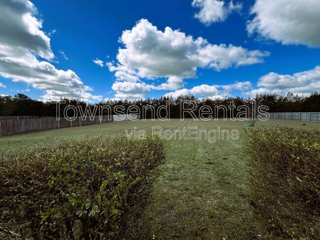 Building Photo - 121 Bugle Call Dr