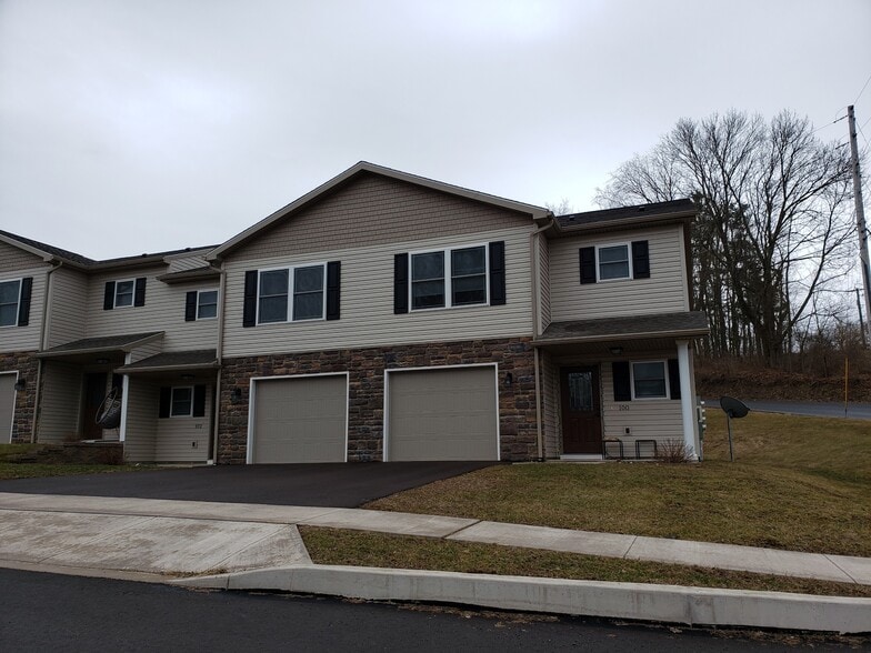 Building Photo - 108 Hollow Drive