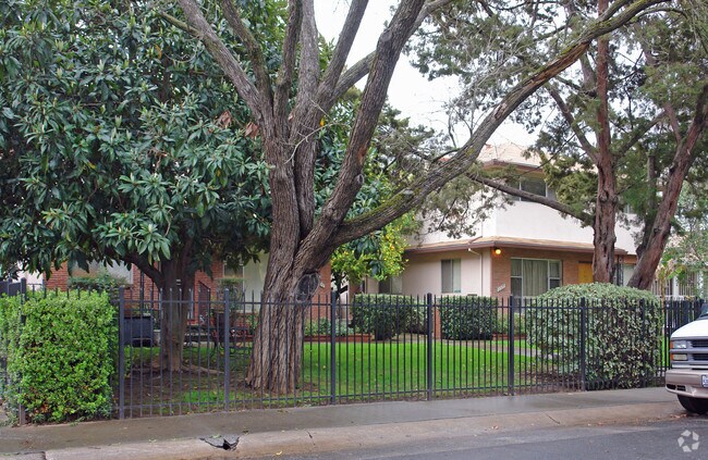 Building Photo - 2309 Castro Way