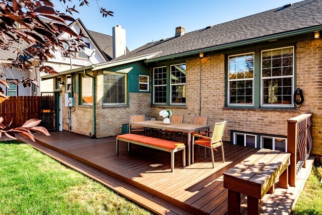 Building Photo - $0 DEPOSIT OPTION! TRADITIONAL BRICK HOME – 4 BED / 2 BATH IN WASH PARK