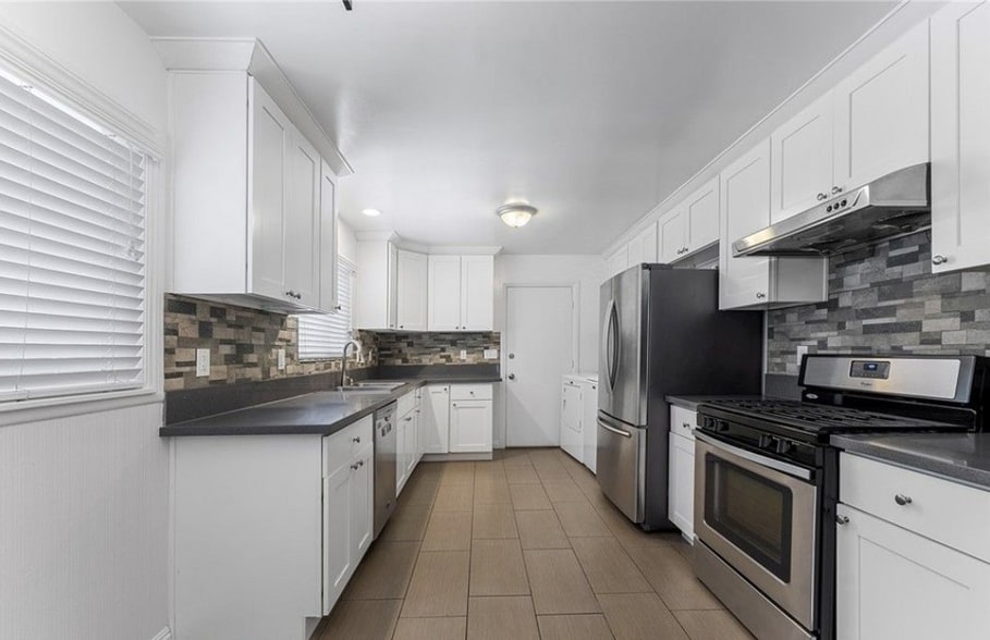 Building Photo - 1218 E Washington Blvd