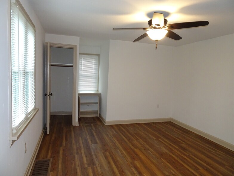 Building Photo - 415 E Lima St