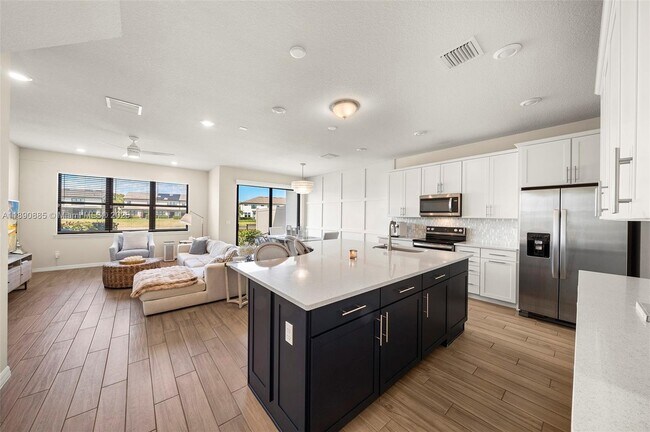 Building Photo - 2193 Appleton Cir S