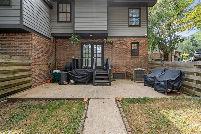 Building Photo - 541 N White St