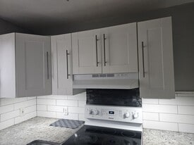 Building Photo - 876 Windermere Ave