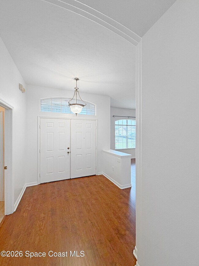 Building Photo - 467 Sauders Rd SE