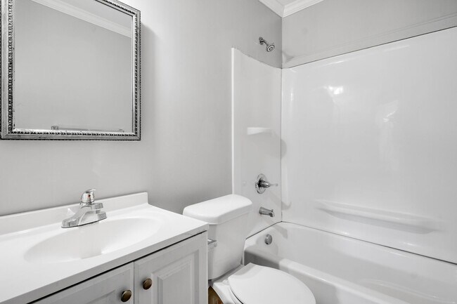 Building Photo - 4427 Northaven Dr