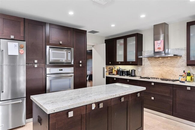 Building Photo - 415 Rovino Ave