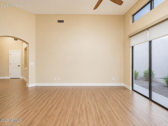 Building Photo - 8331 E Cactus Wren Rd