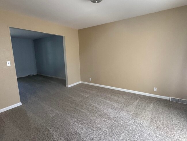 Building Photo - 7577 Nottingham Dr