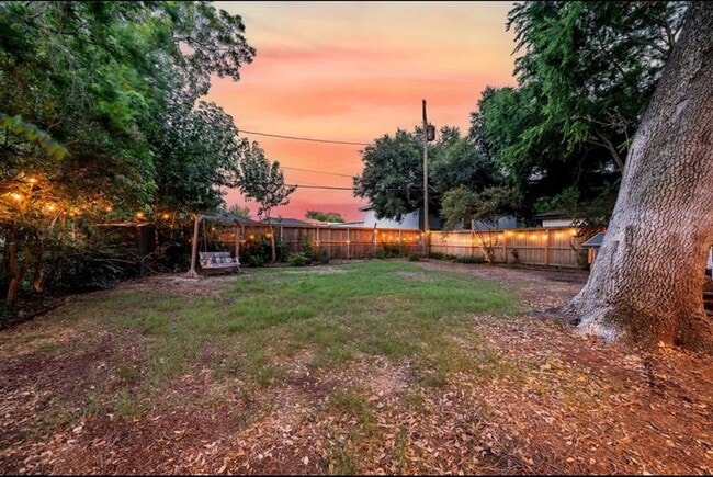 Building Photo - 10305 Bassoon Dr