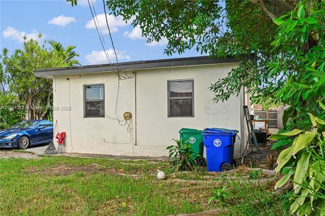 Building Photo - 2465 NW 35th St