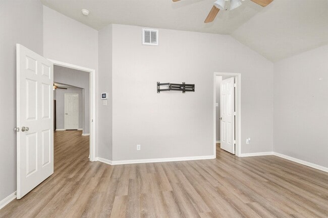 Building Photo - 32126 Annice Ln