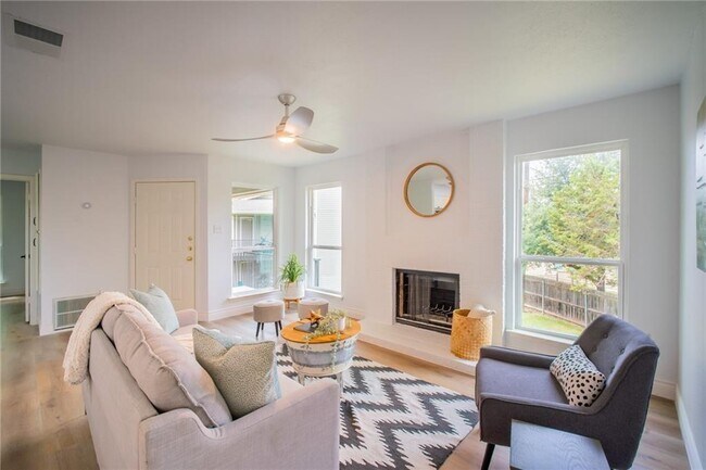 Building Photo - 10616 Mellow Meadow Dr