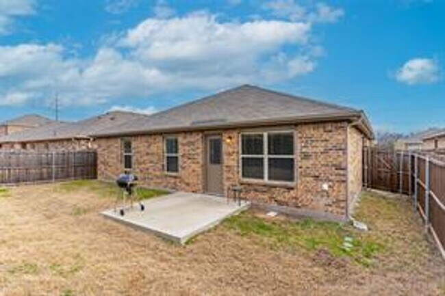 Building Photo - Single-family beautiful home has 5 bedroom...