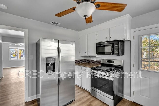 Building Photo - 848 Savage Rd