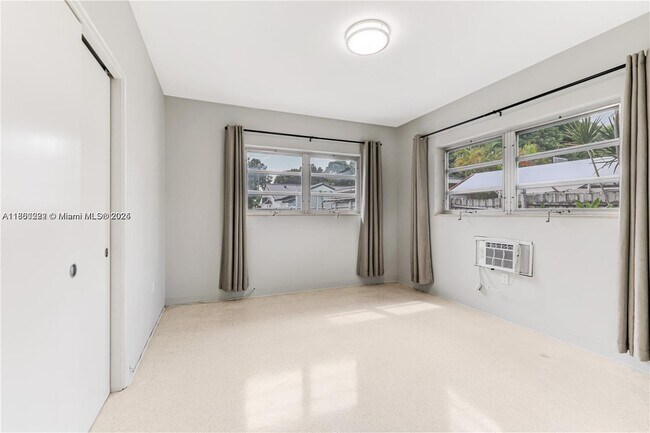 Building Photo - 262 SW 31st Ct