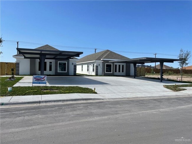 Building Photo - 12 S Xanthia St