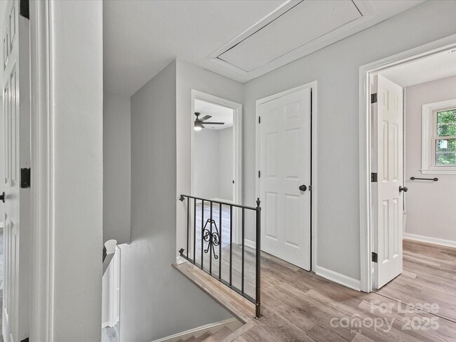 Building Photo - 2544 Cedarwild Rd
