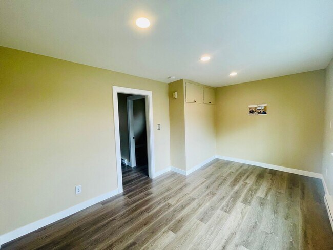 Building Photo - 1 Bedroom 1 Bathroom House, With Two Car Garage! $2095 per month
