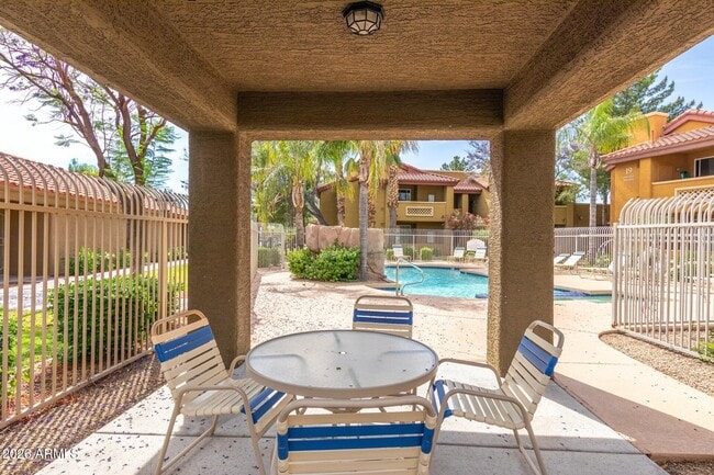 Building Photo - 2929 W Yorkshire Dr