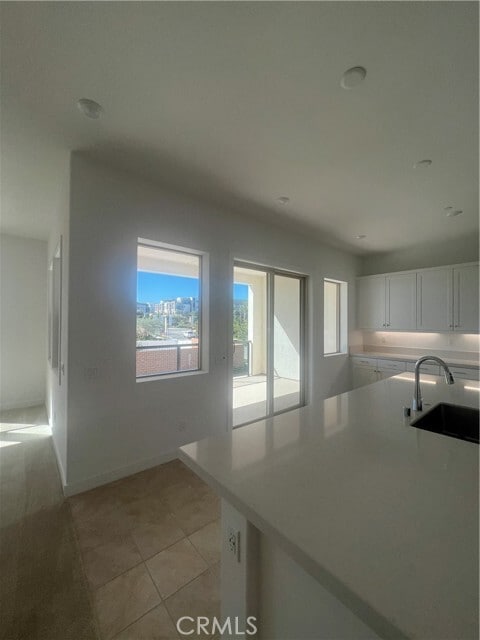 Building Photo - 1155 Walnut Ter