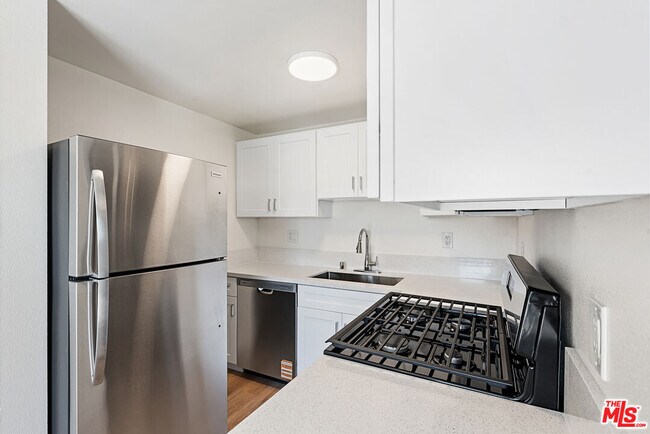 Building Photo - 836 Ashland Ave